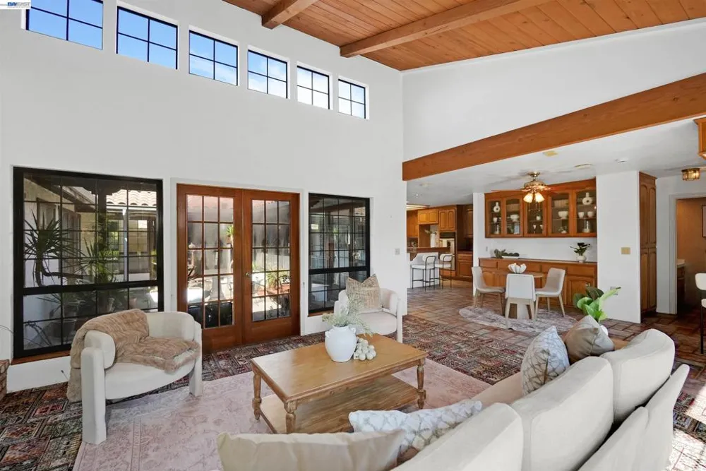 16989 Brierly Ct Castro Valley, CA 94546