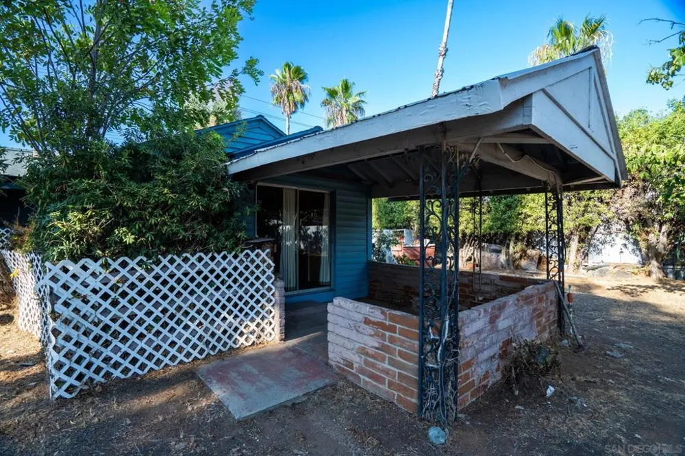 307 E Washington Ave El Cajon, CA 92020