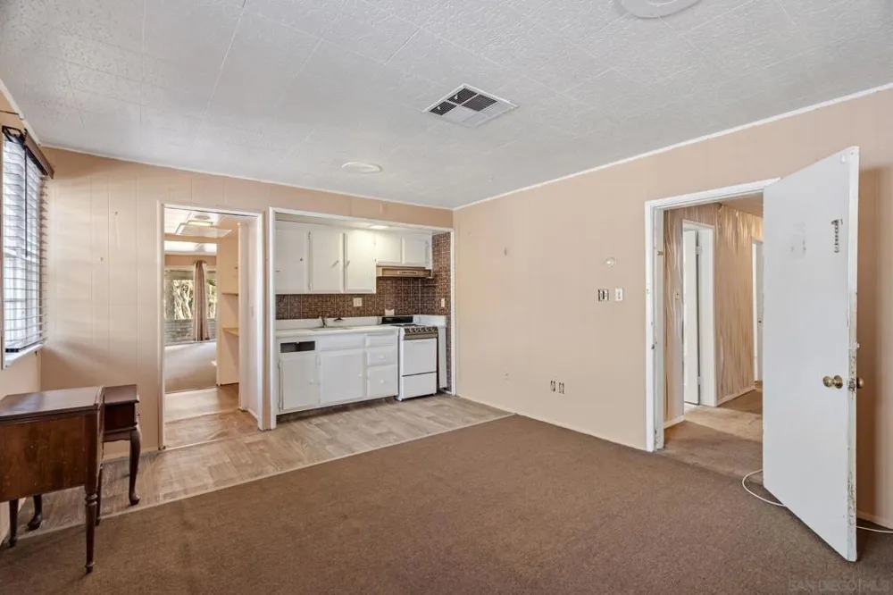 307 E Washington Ave El Cajon, CA 92020