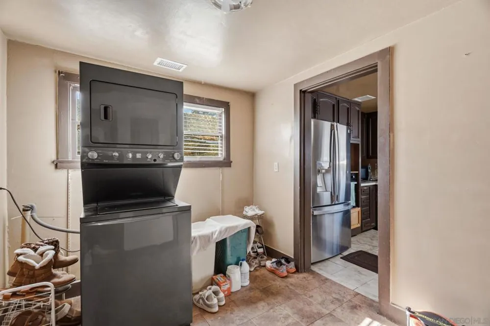 307 E Washington Ave El Cajon, CA 92020