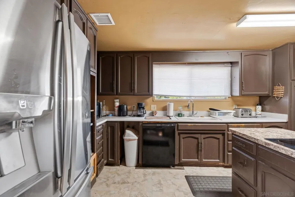 307 E Washington Ave El Cajon, CA 92020