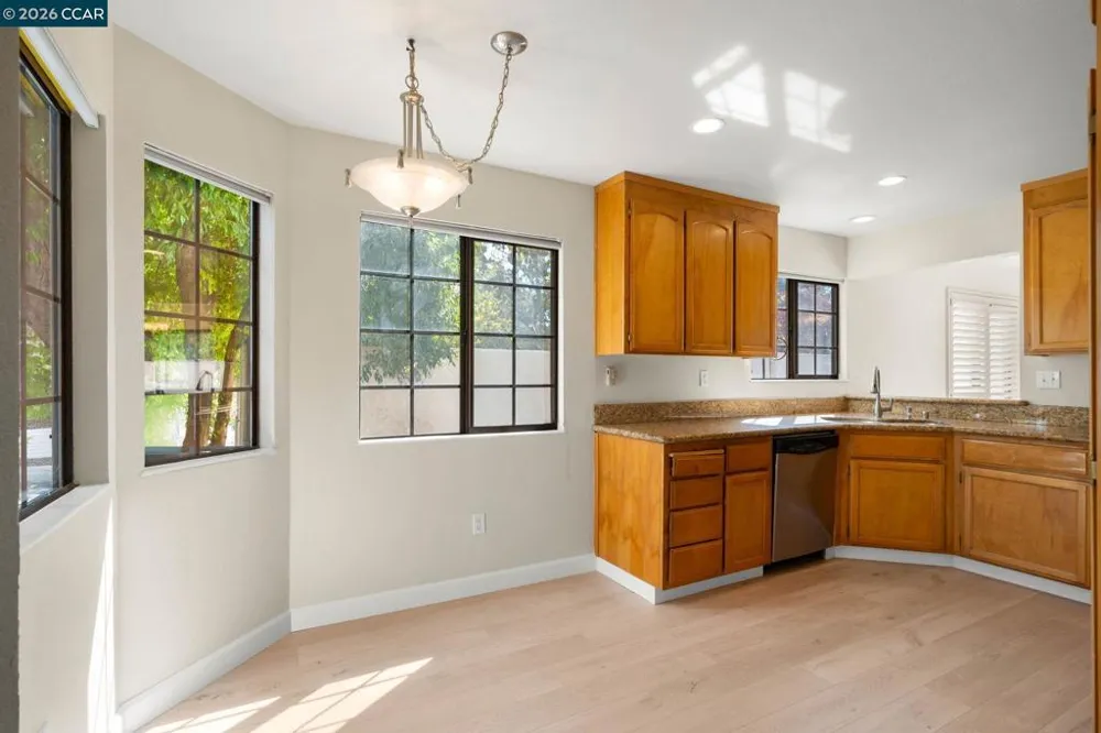 2262 Foxhill Dr Martinez, CA 94553