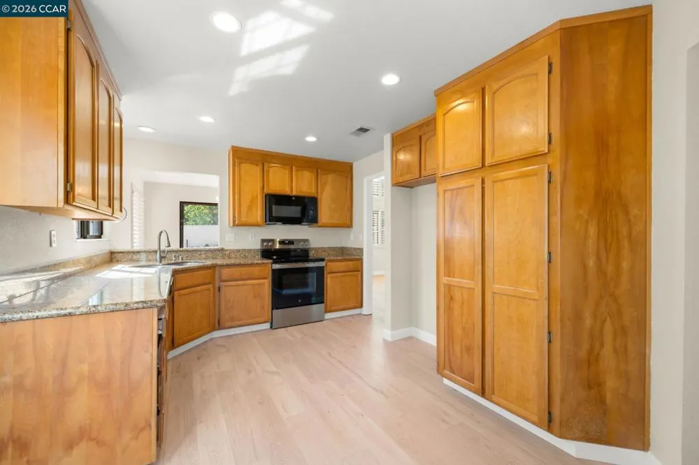 2262 Foxhill Dr Martinez, CA 94553