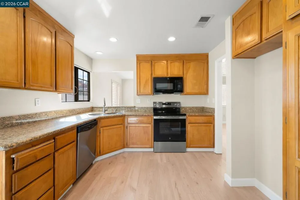 2262 Foxhill Dr Martinez, CA 94553