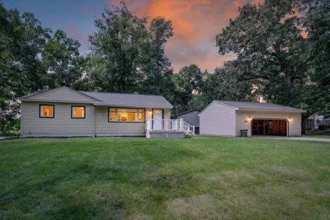 8929 Robinwood Court