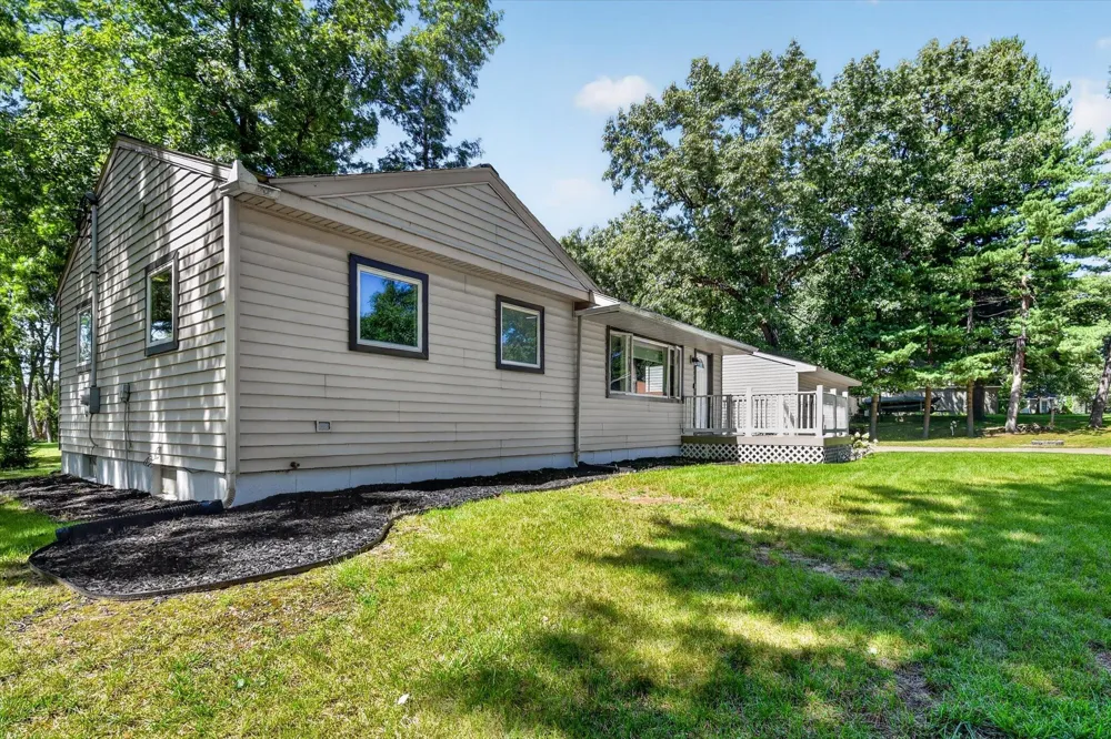 8929 Robinwood Court Jackson, MI 49201