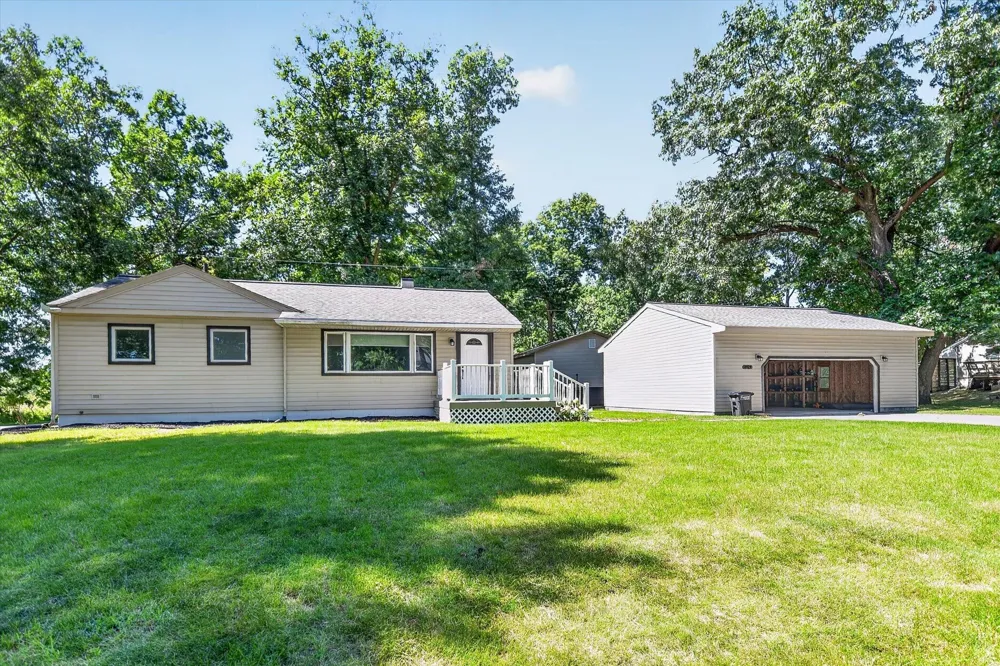 8929 Robinwood Court Jackson, MI 49201