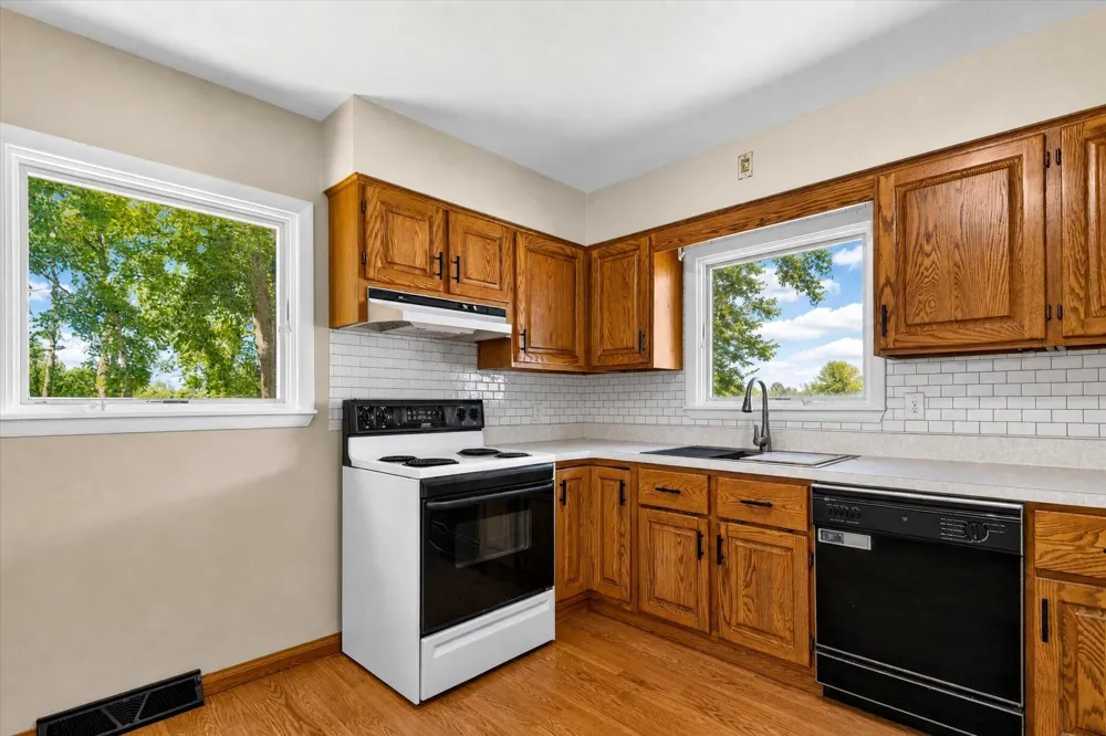 8929 Robinwood Court Jackson, MI 49201