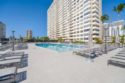 1980 S Ocean Dr #20A