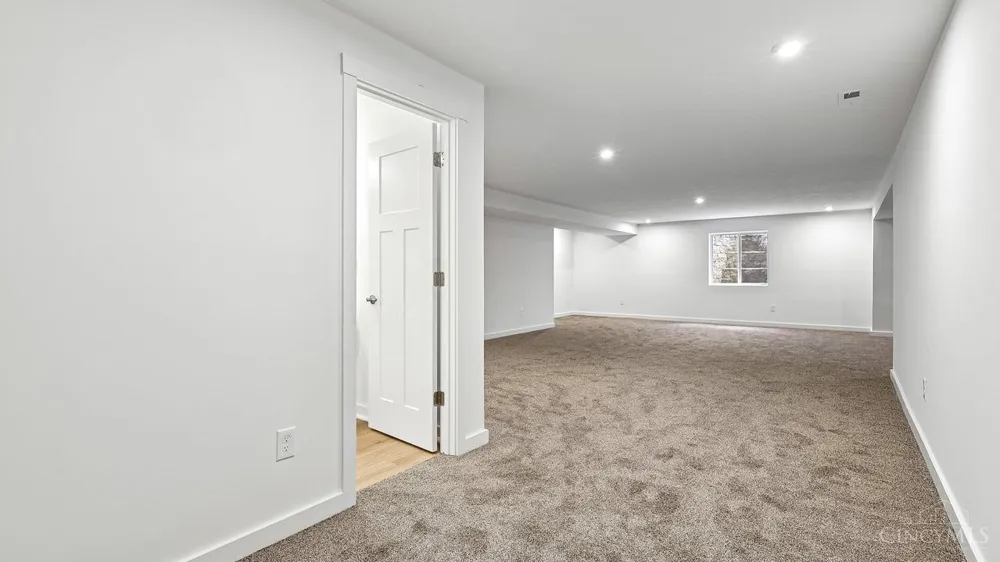 6406 Hunters Close Miami, OH 45140