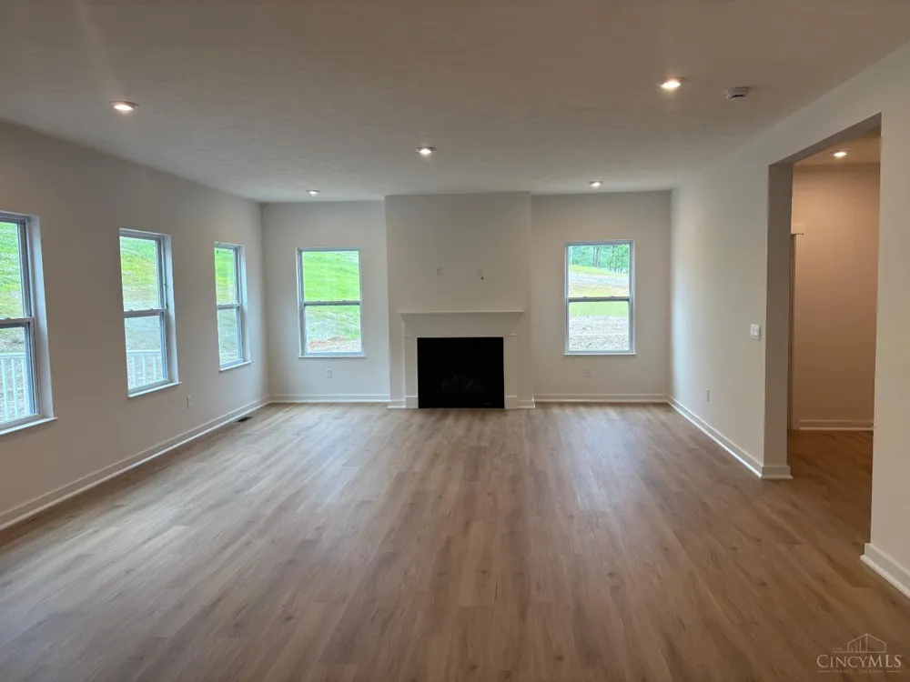 6406 Hunters Close Miami, OH 45140