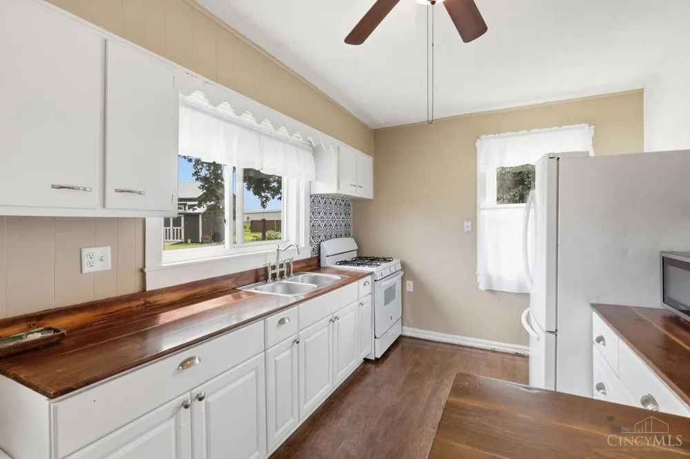 10100 St Rt 132 Pleasant Plain, OH 45142