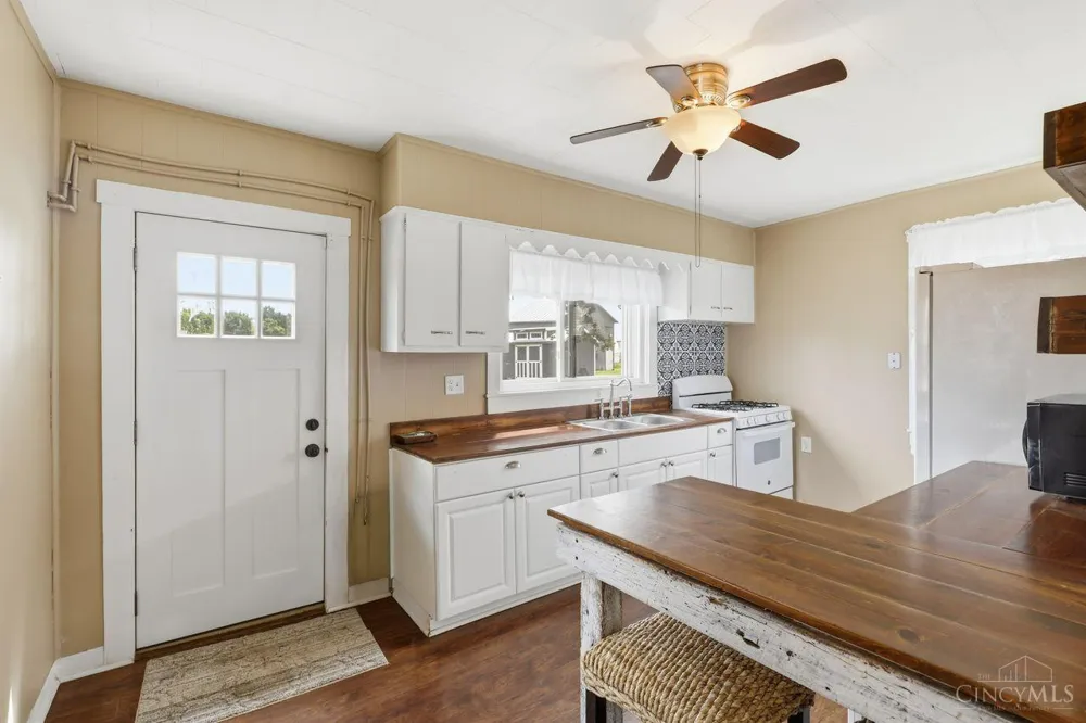 10100 St Rt 132 Pleasant Plain, OH 45142