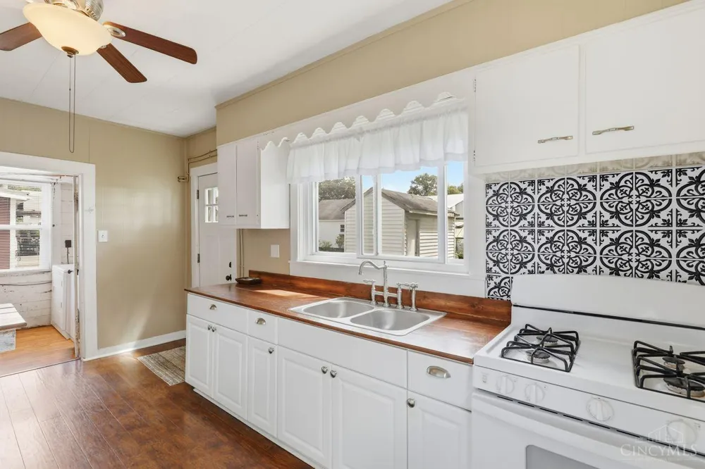 10100 St Rt 132 Pleasant Plain, OH 45142