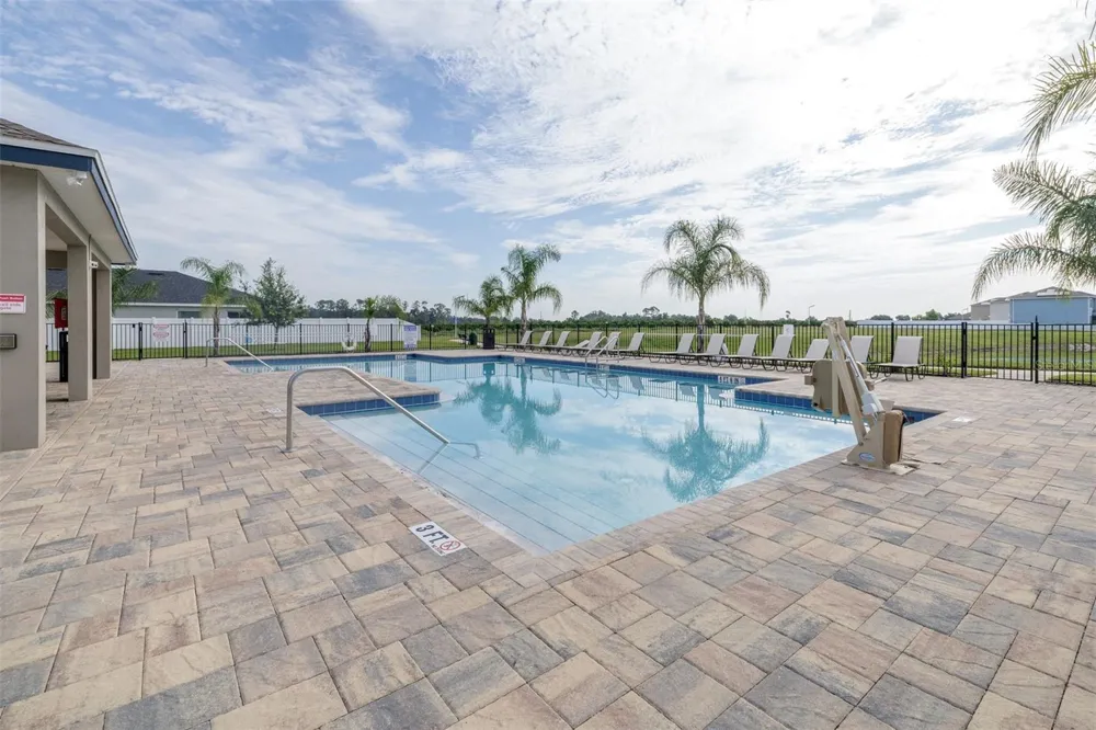 2081 GOLDEN BEAK DRIVE Eagle Lake, FL 33839