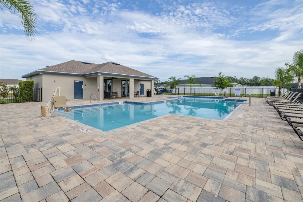 2081 GOLDEN BEAK DRIVE Eagle Lake, FL 33839