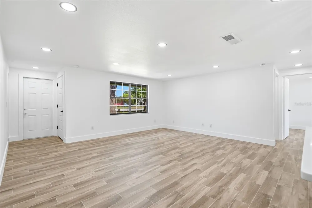 1123 FOGGY RIDGE PARKWAY Lutz, FL 33559