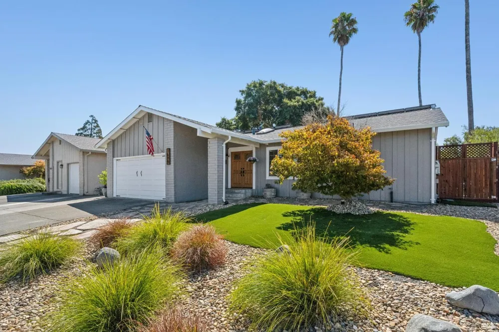 1549 Creekside Drive Petaluma, CA 94954