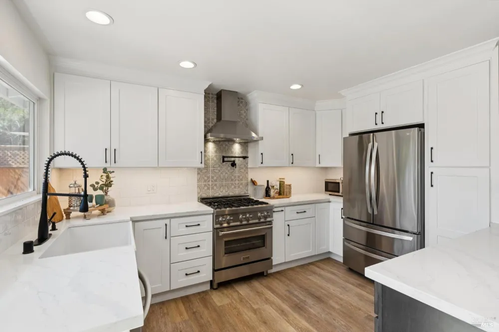 1549 Creekside Drive Petaluma, CA 94954