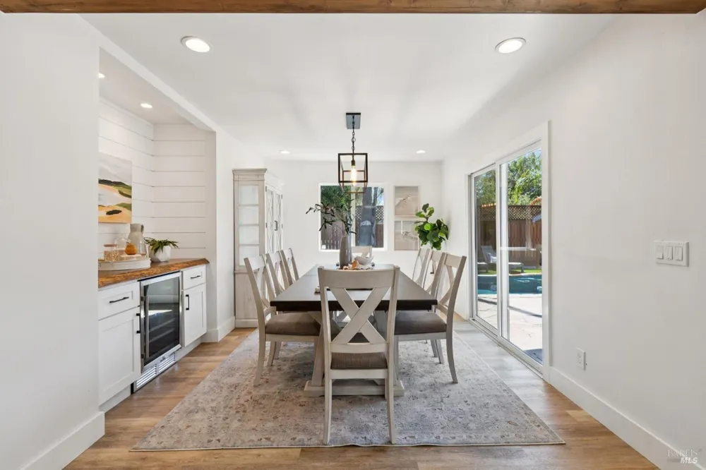 1549 Creekside Drive Petaluma, CA 94954