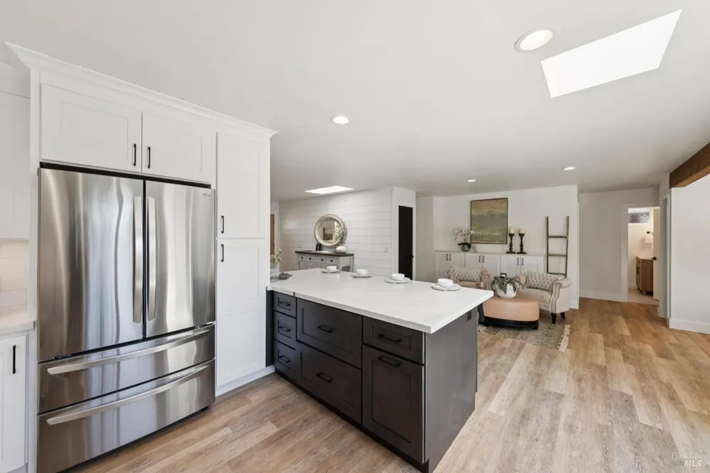 1549 Creekside Drive Petaluma, CA 94954