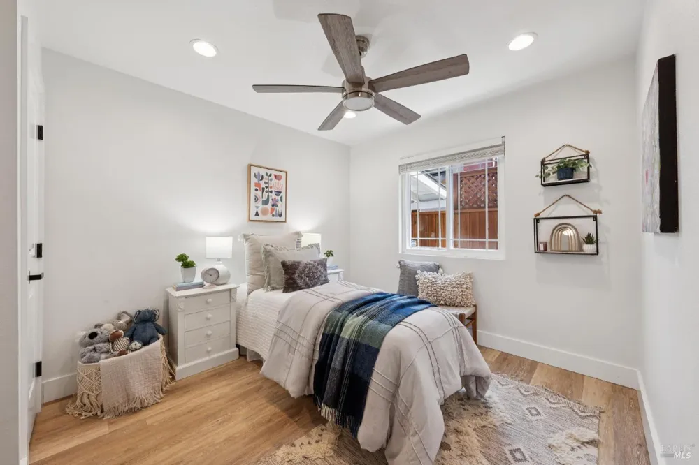 1549 Creekside Drive Petaluma, CA 94954