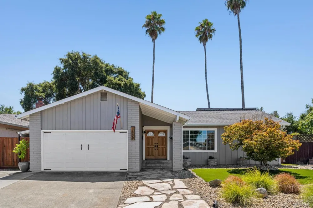 1549 Creekside Drive Petaluma, CA 94954