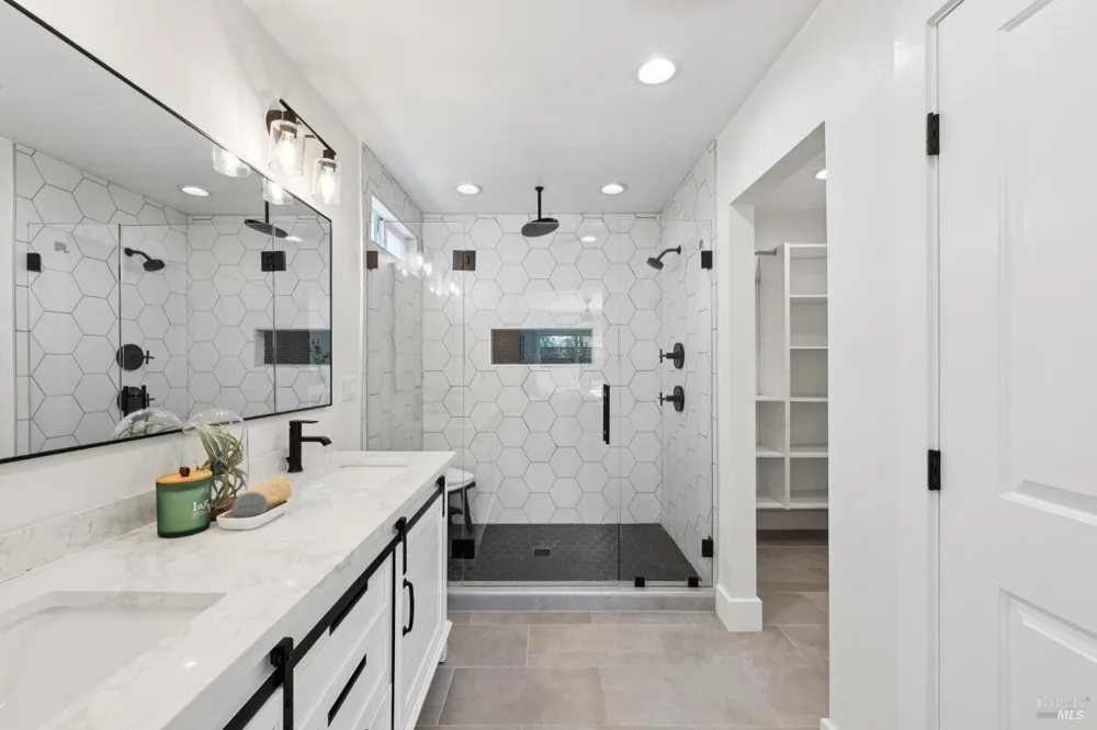 1549 Creekside Drive Petaluma, CA 94954