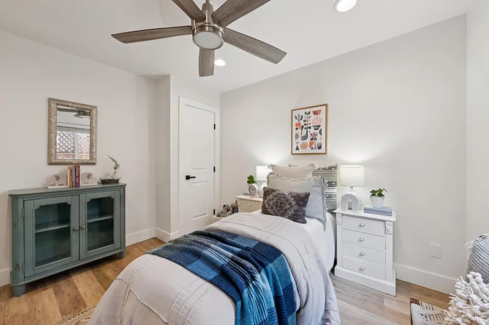 1549 Creekside Drive Petaluma, CA 94954