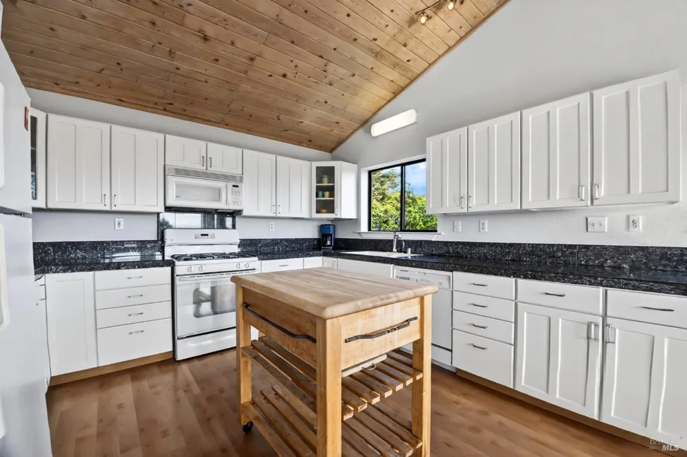 226 White Tail The Sea Ranch, CA 95497