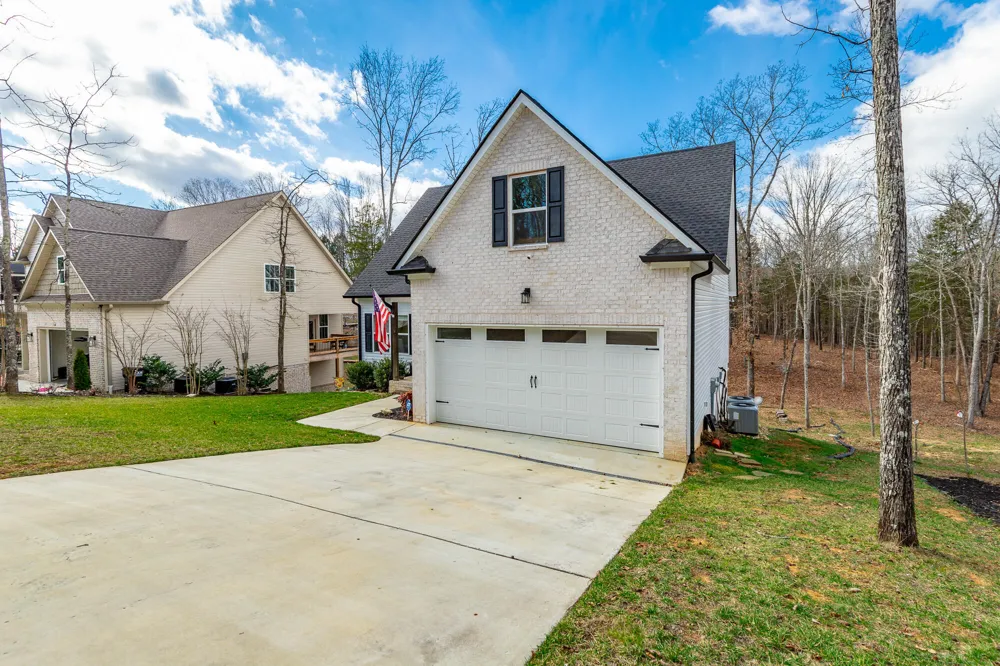 7273 Ron Road Ooltewah, TN 37363