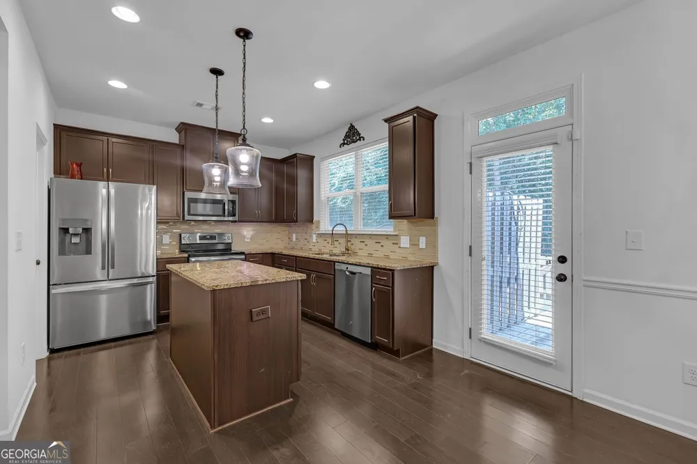 2662 Stonekey BND Lithonia, GA 30058