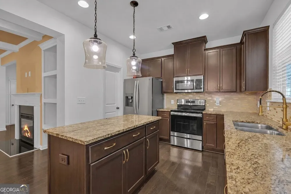 2662 Stonekey BND Lithonia, GA 30058