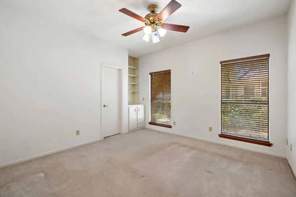 110 Blue Jay Drive Lakeway, TX 78734
