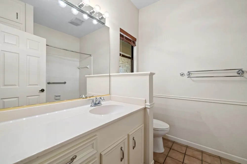 110 Blue Jay Drive Lakeway, TX 78734