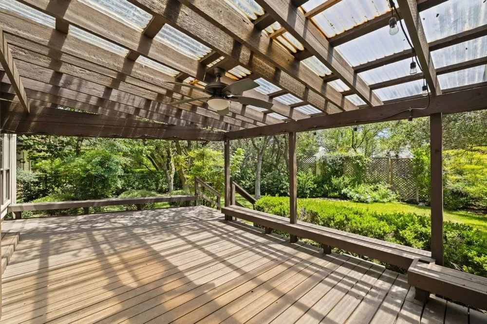 110 Blue Jay Drive Lakeway, TX 78734