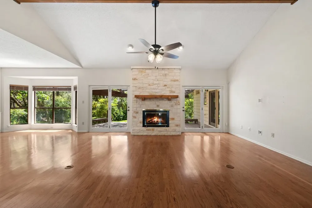 110 Blue Jay Drive Lakeway, TX 78734