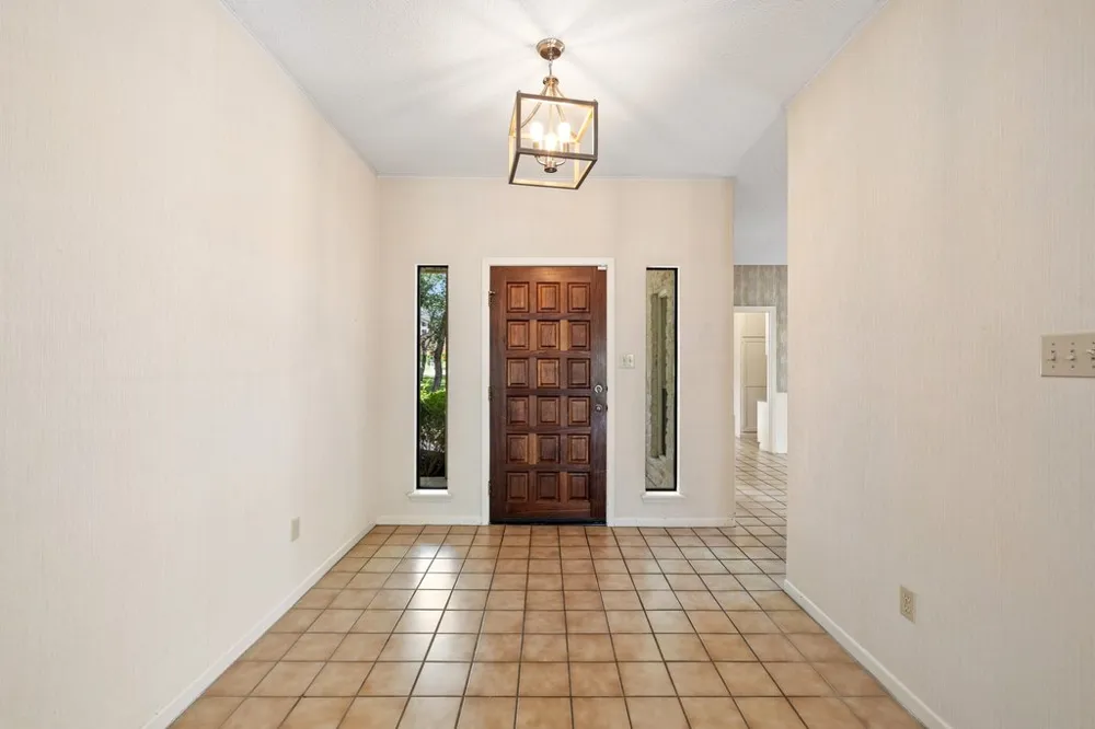 110 Blue Jay Drive Lakeway, TX 78734