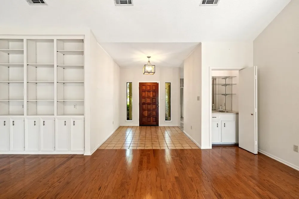 110 Blue Jay Drive Lakeway, TX 78734