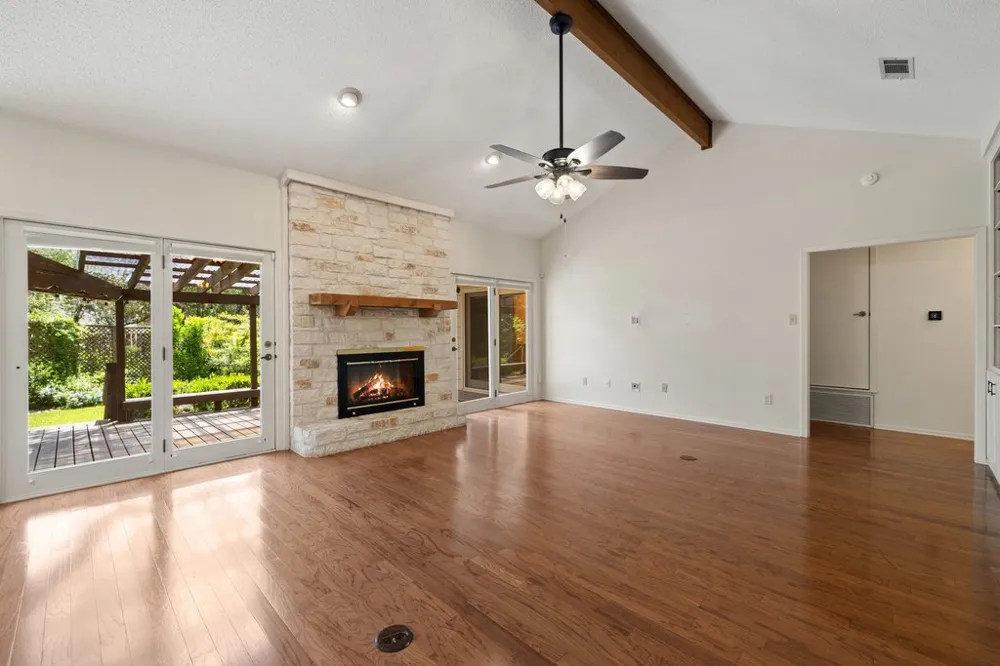 110 Blue Jay Drive Lakeway, TX 78734