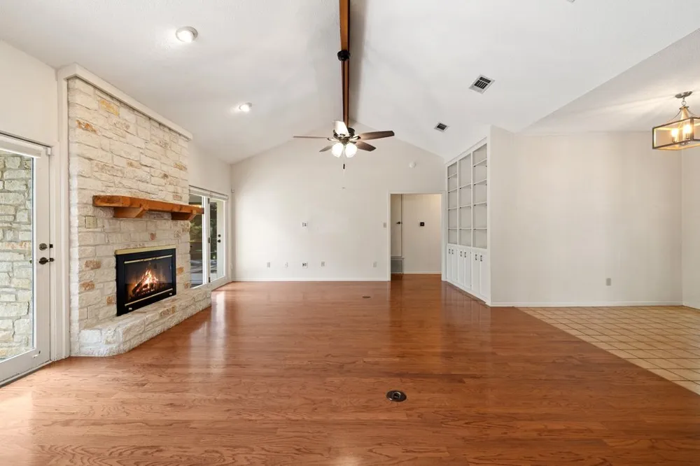 110 Blue Jay Drive Lakeway, TX 78734