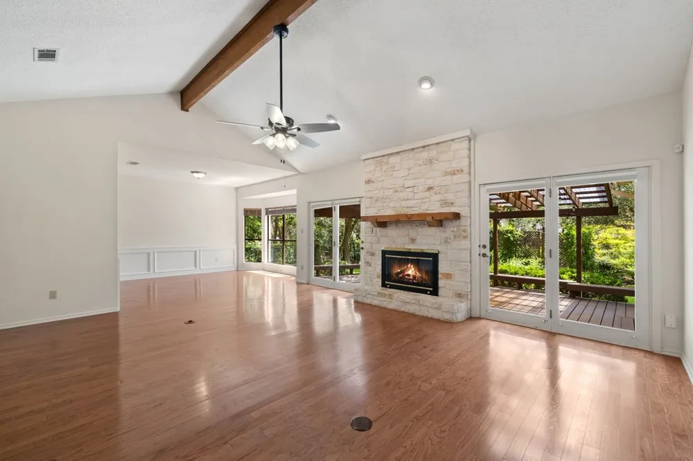 110 Blue Jay Drive Lakeway, TX 78734