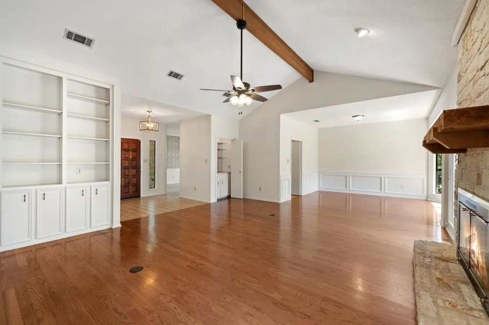 110 Blue Jay Drive Lakeway, TX 78734