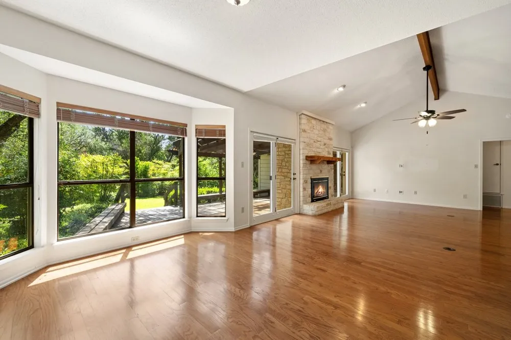 110 Blue Jay Drive Lakeway, TX 78734