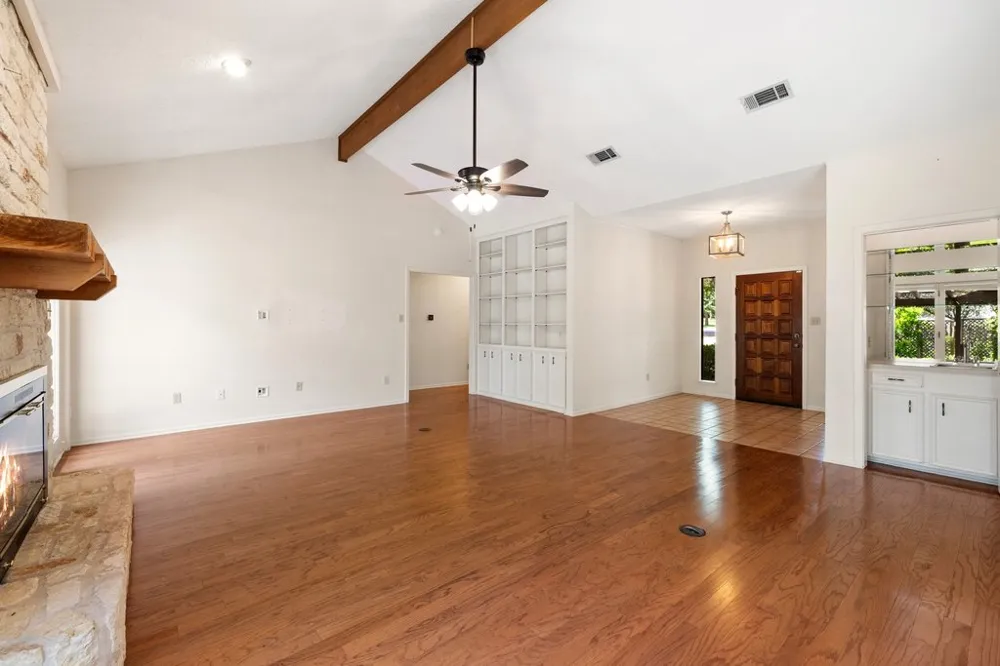 110 Blue Jay Drive Lakeway, TX 78734