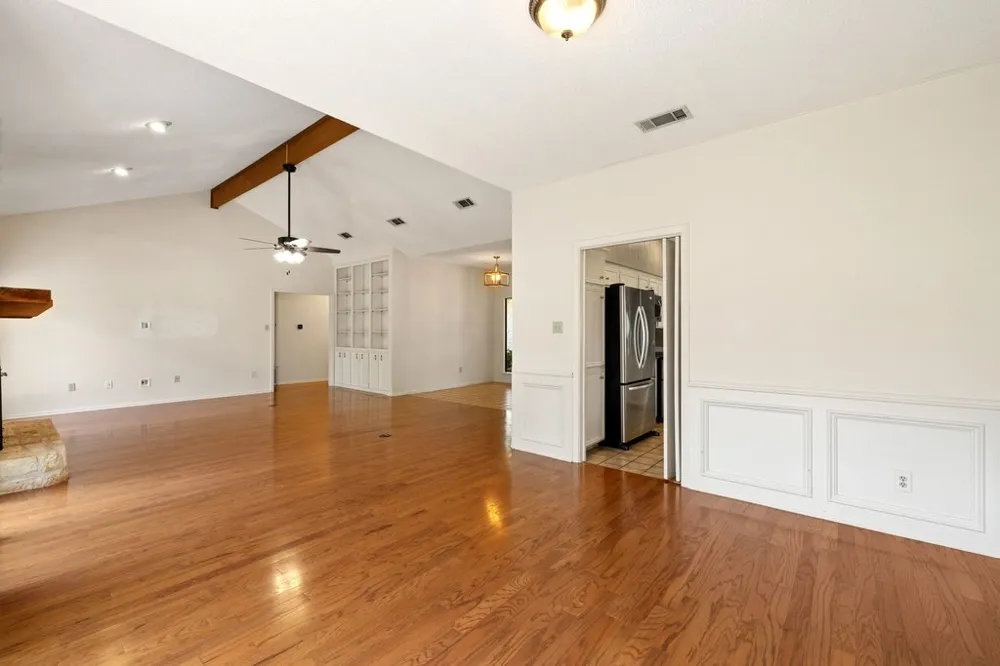 110 Blue Jay Drive Lakeway, TX 78734