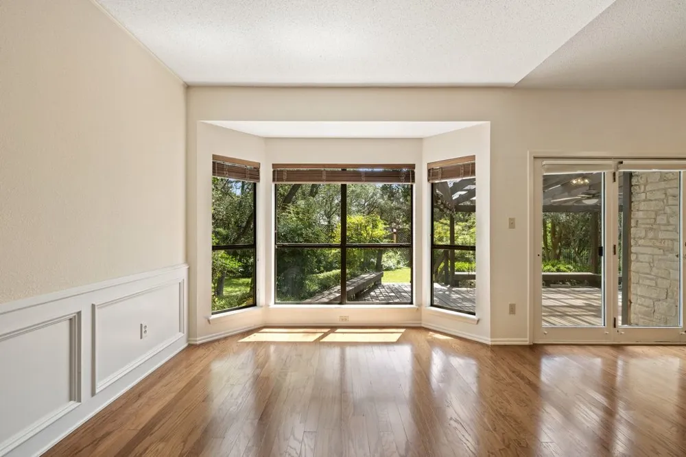 110 Blue Jay Drive Lakeway, TX 78734