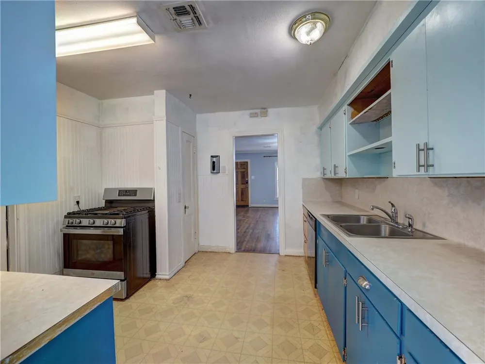 2821 Topeka Street Corpus Christi, TX 78404