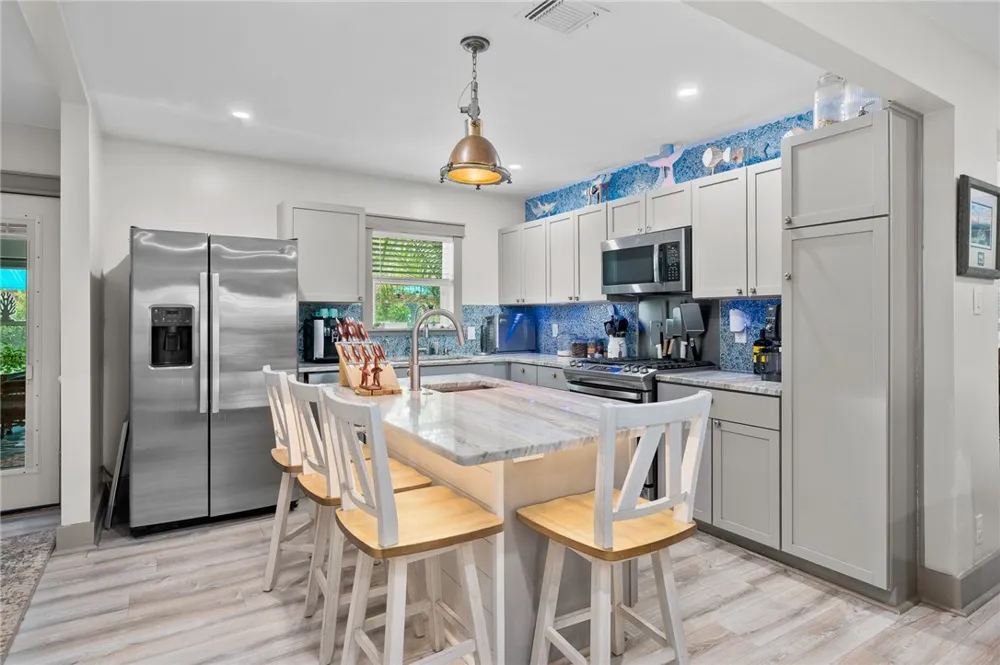 202 S 7th Street Rockport, TX 78382