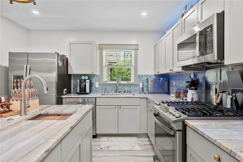 202 S 7th Street Rockport, TX 78382